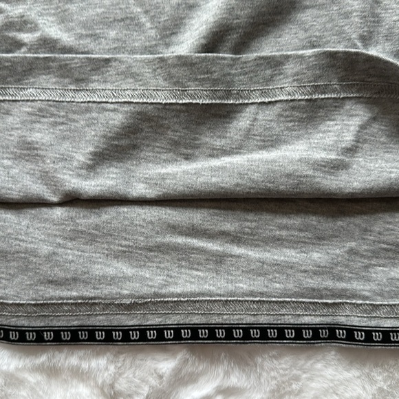 NWOT Men’s Wilson Tennis T-Shirt Grey size Large - Picture 3 of 6